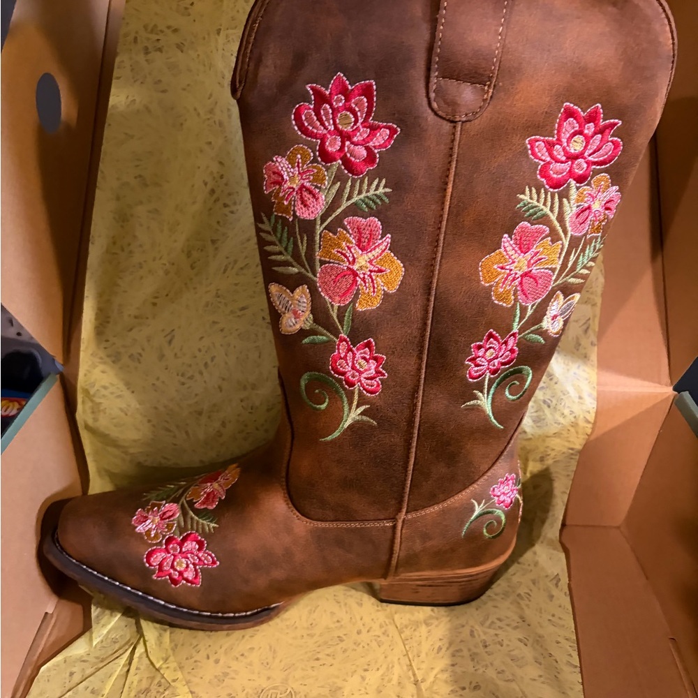 NEW Roper Brown Cowboy Cowgirl Boots with Floral Embroidery NWT in box - Picture 11 of 15